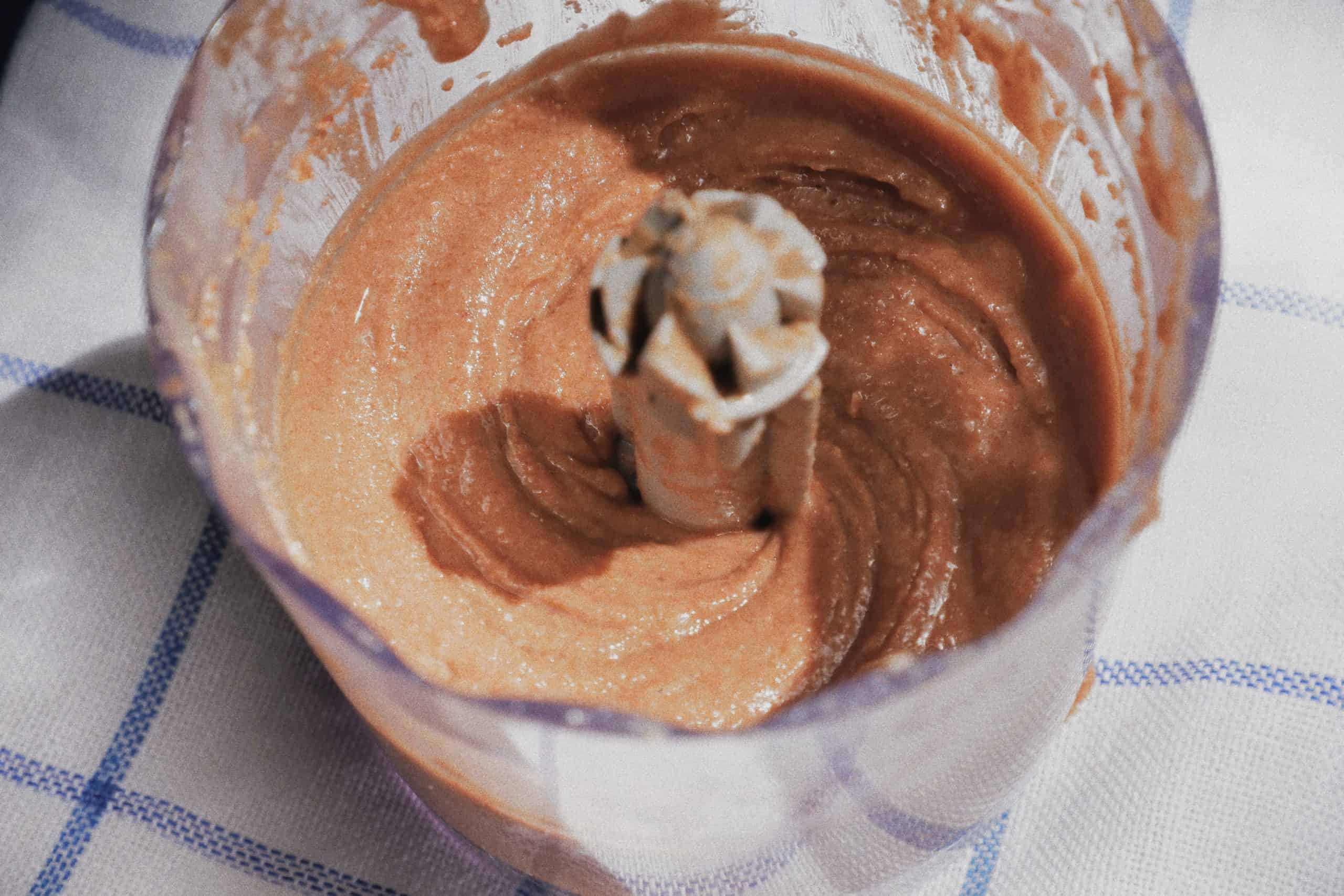 Almond Butter vs Peanut Butter (Nutrition & Recipes)